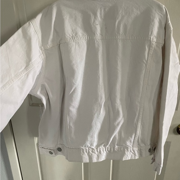 Old Navy Women's Light Denim Jacket-2X - Picture 3 of 8